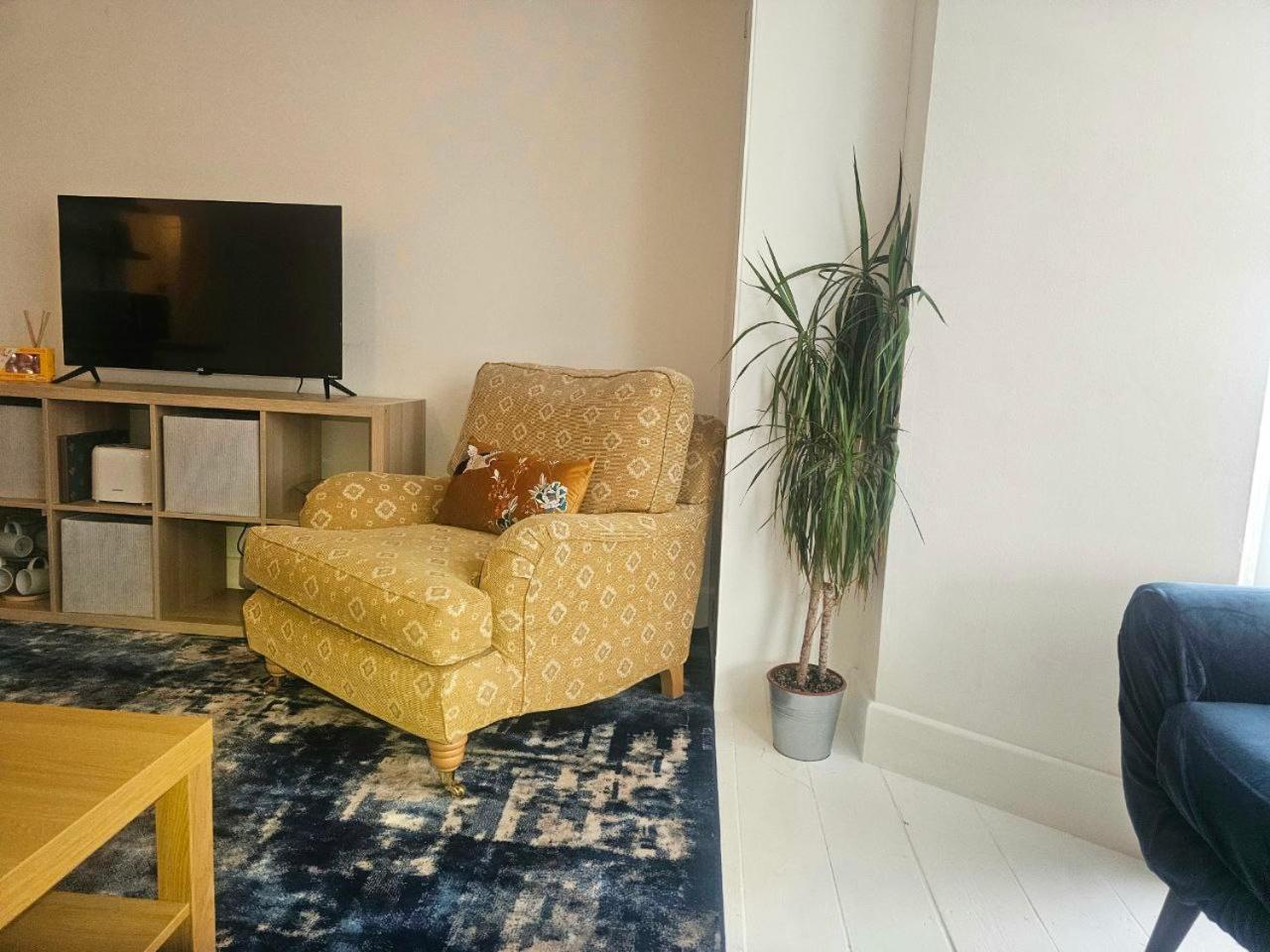 Seaside Haven Coastal Comfort 200m From The Apartment *