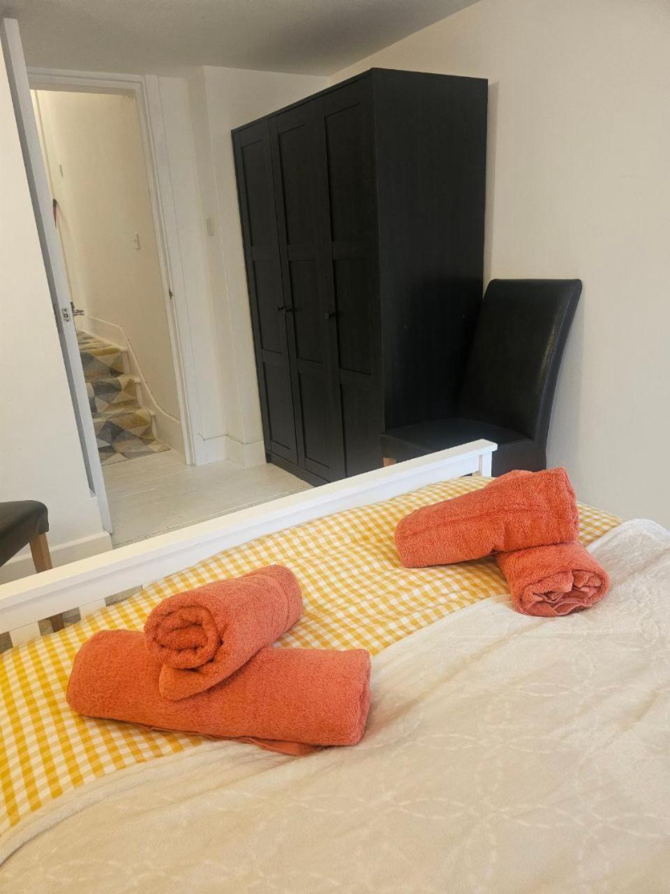 Seaside Haven Coastal Comfort 200m From The *