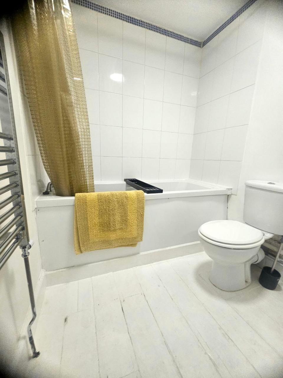 Seaside Haven Coastal Comfort 200m From The *